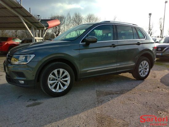 VOLKSWAGEN - Tiguan - 2.0 TDI DSG 4MOTION Business BMT